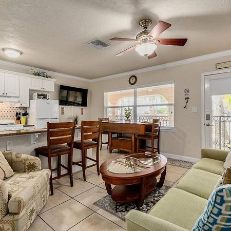 Walk To The Beach And Restaurants! - Coconut Villa'S Suite 2 St. Pete Beach Exteriör bild
