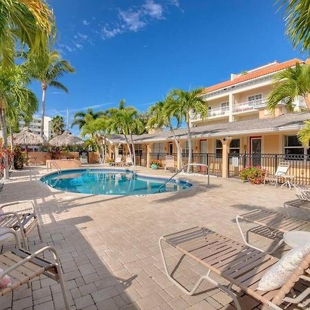 Walk To The Beach And Restaurants! - Coconut Villa'S Suite 2 St. Pete Beach Exteriör bild