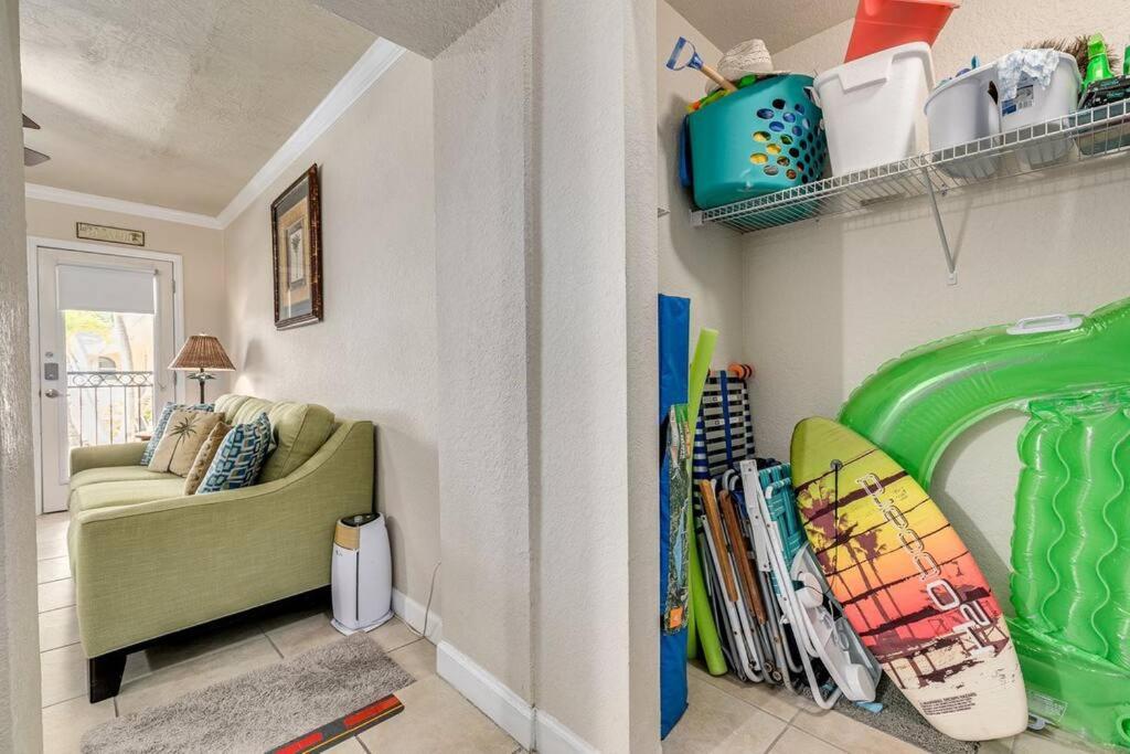 Walk To The Beach And Restaurants! - Coconut Villa'S Suite 2 St. Pete Beach Exteriör bild